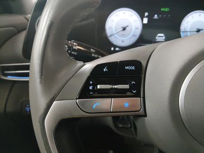 2025 Hyundai Elantra — photo 12 view