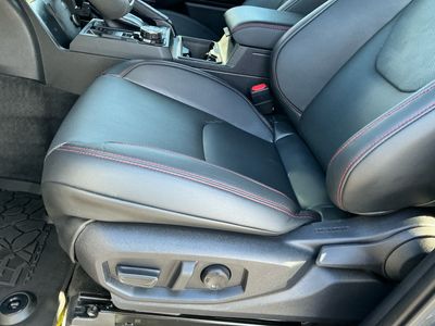 2025 Toyota Tacoma — photo 13 view