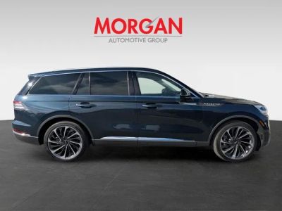 2022 Lincoln Aviator — side profile view