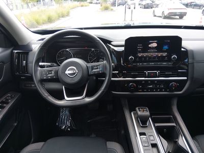2025 Nissan Pathfinder — photo 12 view