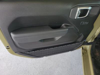 2026 Jeep Wrangler — photo 14 view