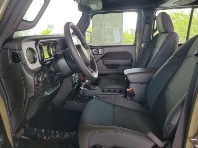 2026 Jeep Wrangler — photo 17 view