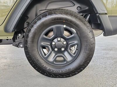 2026 Jeep Wrangler — photo 7 view