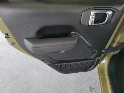 2026 Jeep Wrangler — photo 13 view