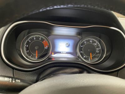 2019 Jeep Cherokee — photo 10 view