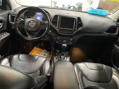 2019 Jeep Cherokee — photo 12 view