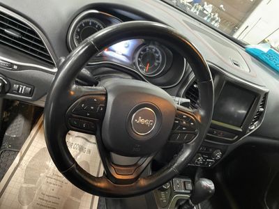2019 Jeep Cherokee — photo 19 view