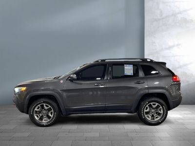 2019 Jeep Cherokee — rear three-quarter view