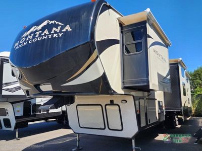 2017 Keystone RV Montana - Photo 3