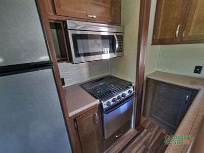 2017 Keystone RV Montana - Photo 23