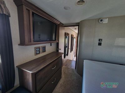 2017 Keystone RV Montana - Photo 30