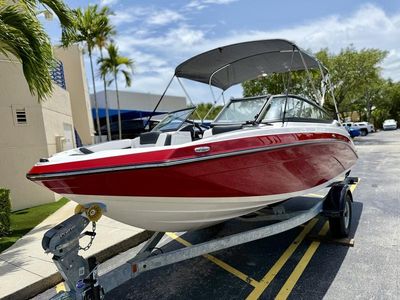 2025 Yamaha Boats SX195 — side profile view