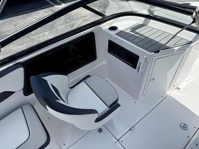 2025 Yamaha Boats SX195 — photo 12 view