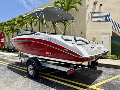 2025 Yamaha Boats SX195 — interior view