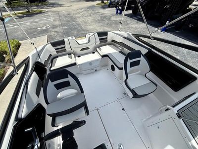 2025 Yamaha Boats SX195 — photo 15 view