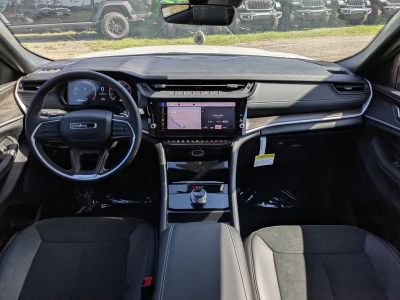 2026 Jeep Grand Cherokee — photo 16 view