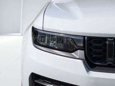 2026 Jeep Grand Cherokee — photo 9 view
