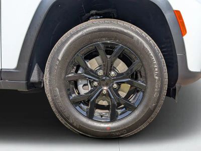 2026 Jeep Grand Cherokee — photo 10 view
