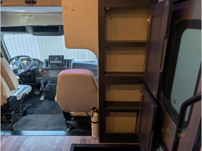 2025 Thor Motor Coach Inception - Photo 28