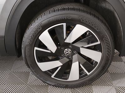 2024 Volkswagen Atlas Cross Sport — photo 10 view