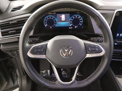 2024 Volkswagen Atlas Cross Sport — photo 12 view