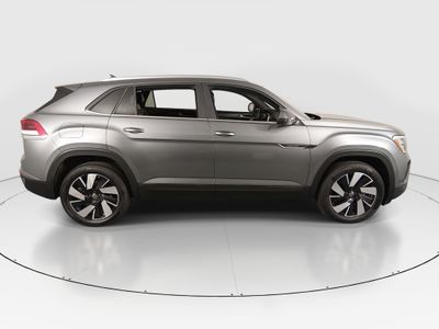 2024 Volkswagen Atlas Cross Sport — photo 8 view