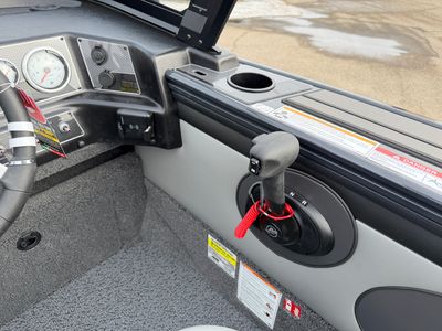 2026 Lund 1875 CROSSOVER XS - Photo 15