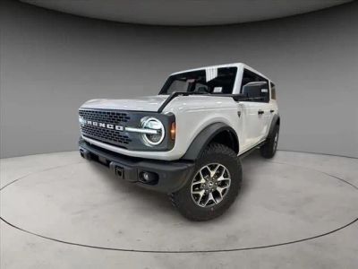 2025 Ford Bronco Badlands in Oxford White — front three-quarter view