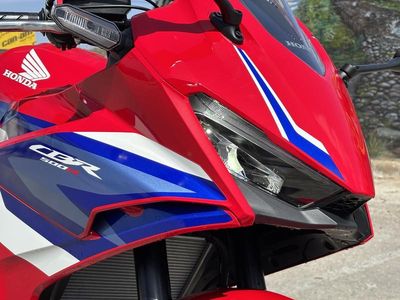 2025 Honda CBR500R — photo 11 view