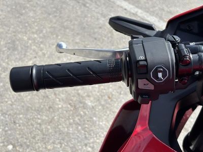 2025 Honda CBR500R — photo 13 view