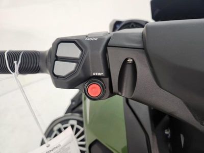 2025 Kawasaki Ultra 160LX - Photo 13