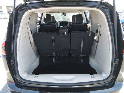 2022 Chrysler Pacifica - Photo 11
