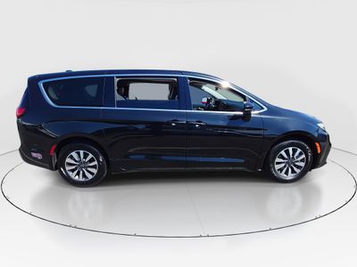 2022 Chrysler Pacifica - Photo 8
