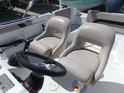 2013 Hurricane SunDeck Sport SS 231 OB - Photo 10