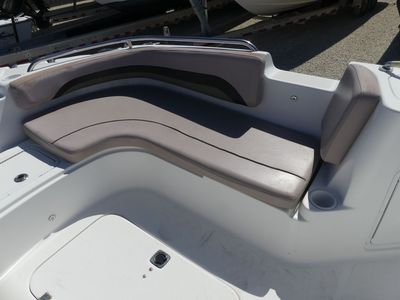 2013 Hurricane SunDeck Sport SS 231 OB - Photo 12