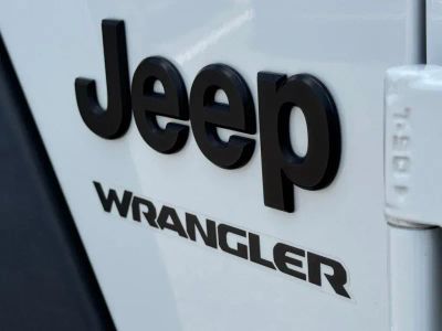 2022 Jeep Wrangler - Photo 11