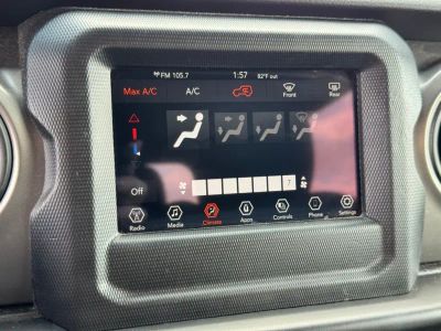 2022 Jeep Wrangler - Photo 24
