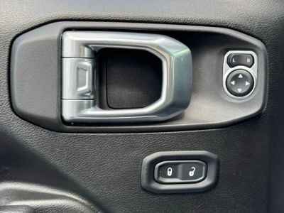 2022 Jeep Wrangler - Photo 15