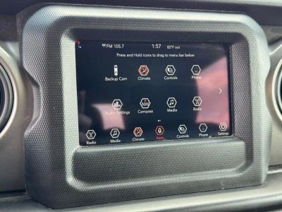 2022 Jeep Wrangler - Photo 25
