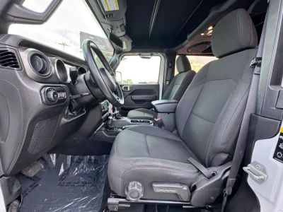 2022 Jeep Wrangler - Photo 19
