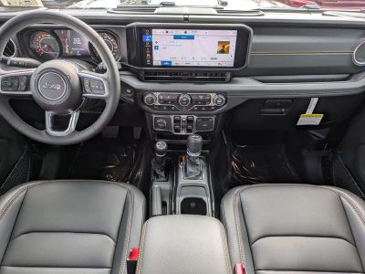 2026 Jeep Wrangler — photo 15 view