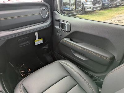 2026 Jeep Wrangler — photo 17 view