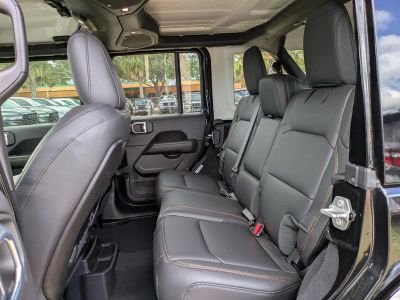 2026 Jeep Wrangler — photo 13 view