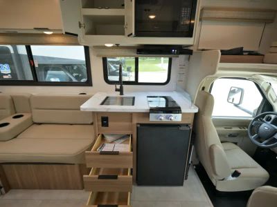 2027 Thor Motor Coach CHATEAU — photo 10 view