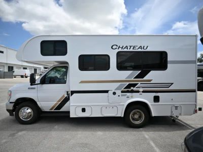 2027 Thor Motor Coach CHATEAU — photo 38 view