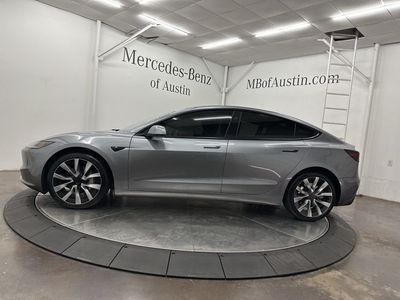 2025 Tesla Model 3 - Photo 4