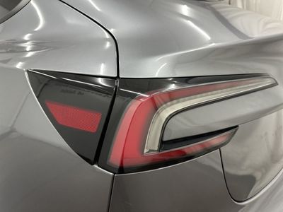 2025 Tesla Model 3 - Photo 24