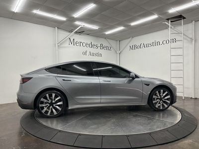 2025 Tesla Model 3 - Photo 9
