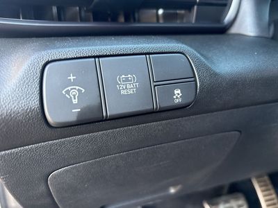 2025 Hyundai Elantra Hybrid — photo 16 view