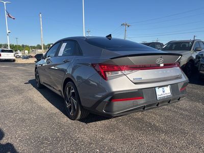 2025 Hyundai Elantra Hybrid — photo 7 view